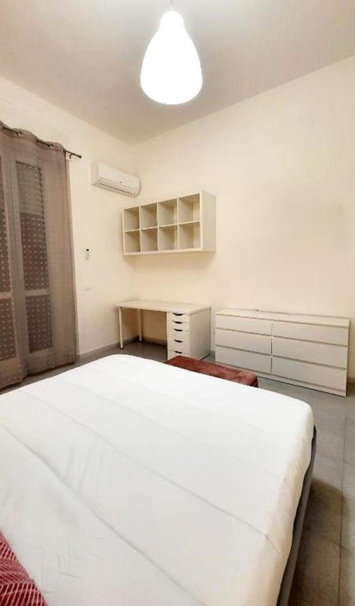 Central Rooms Best Vacation Ever Cagliari Bagian luar foto